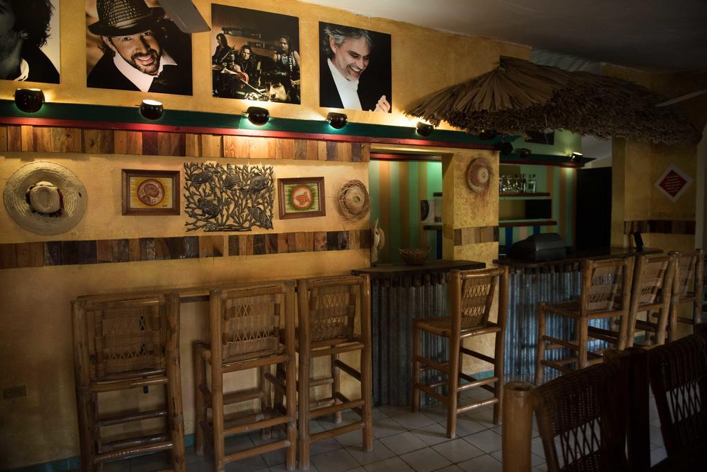 Hostal Dona Chava Pedernales Exterior foto