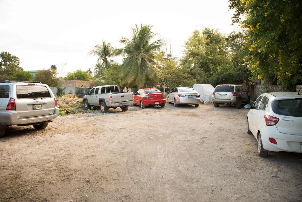 Hostal Dona Chava Pedernales Exterior foto