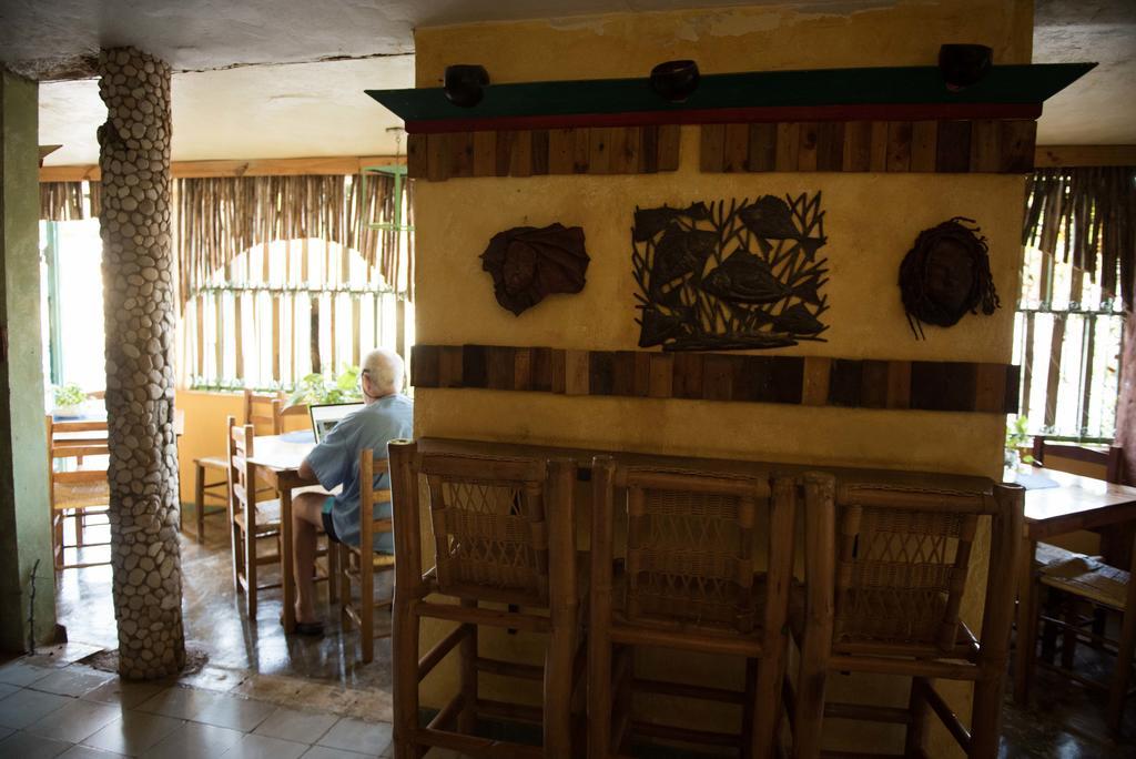 Hostal Dona Chava Pedernales Exterior foto