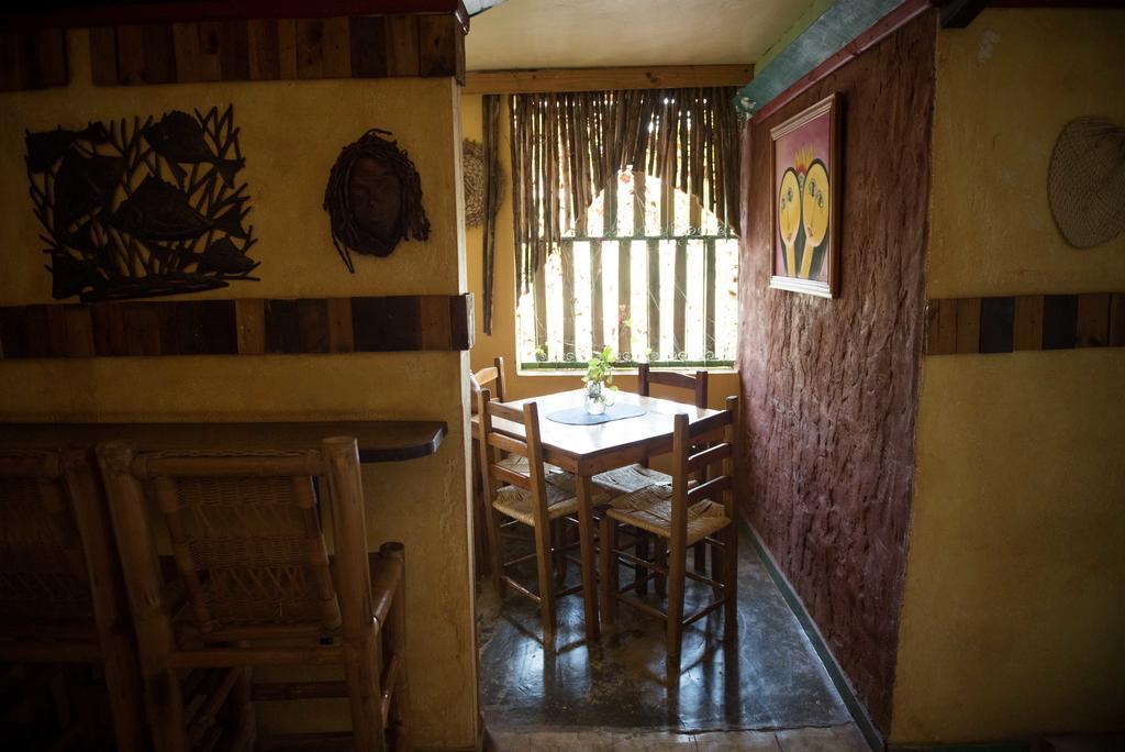 Hostal Dona Chava Pedernales Exterior foto